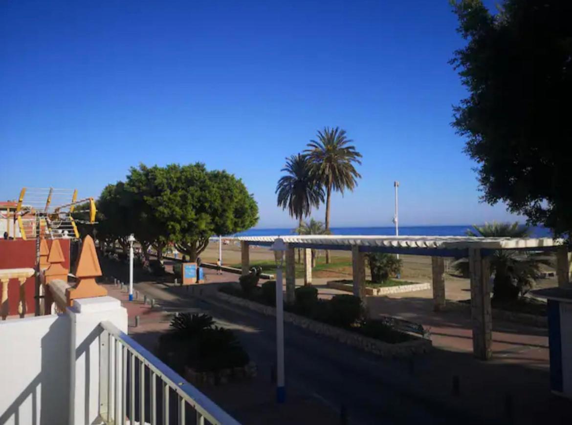Beachfront House Малага Екстер'єр фото